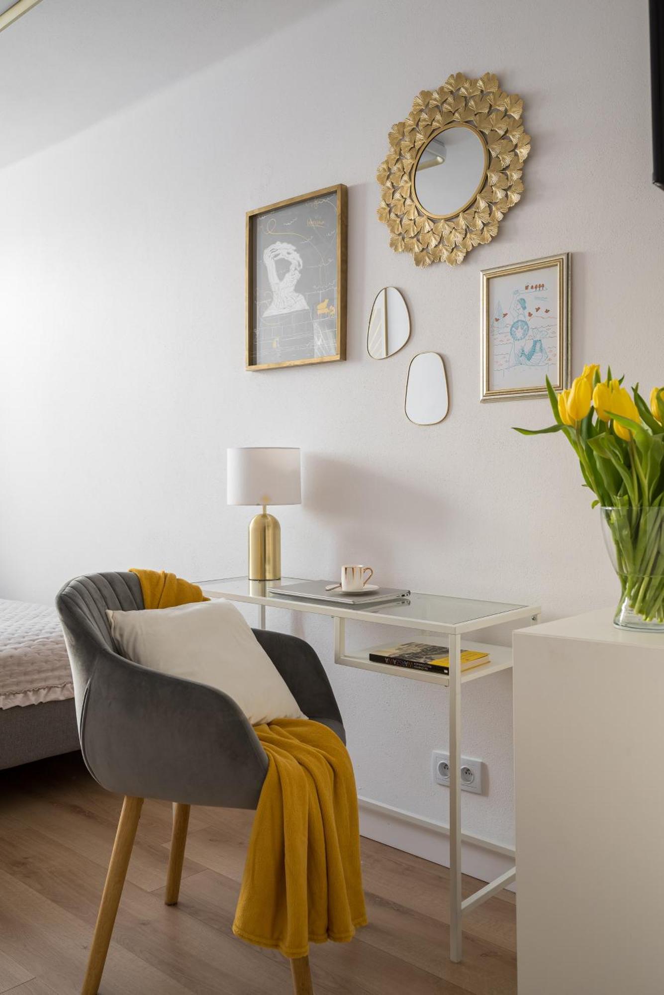 Gold Premium Central Suite 950 M To Central Station Parking 바르샤바 외부 사진