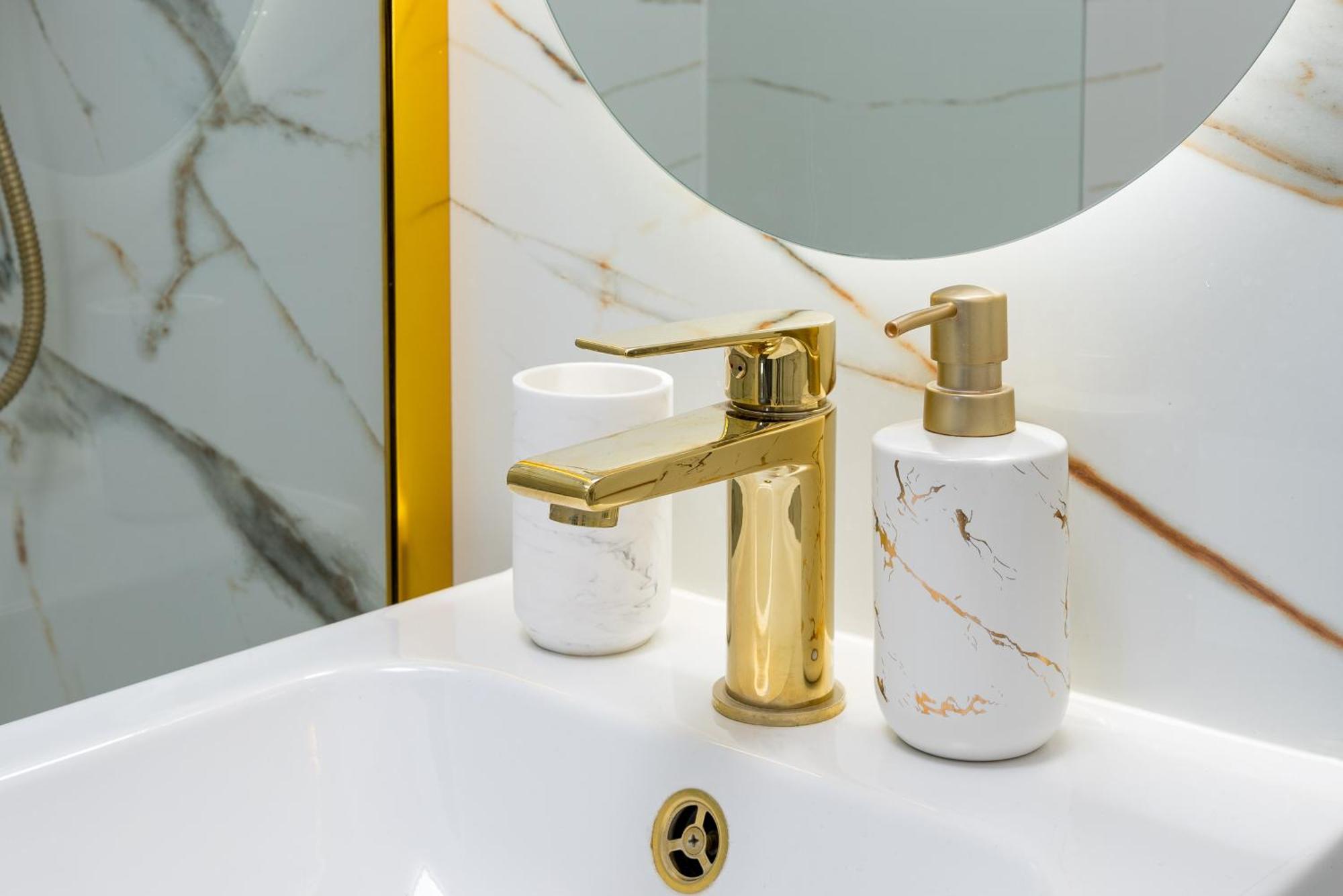 Gold Premium Central Suite 950 M To Central Station Parking 바르샤바 외부 사진