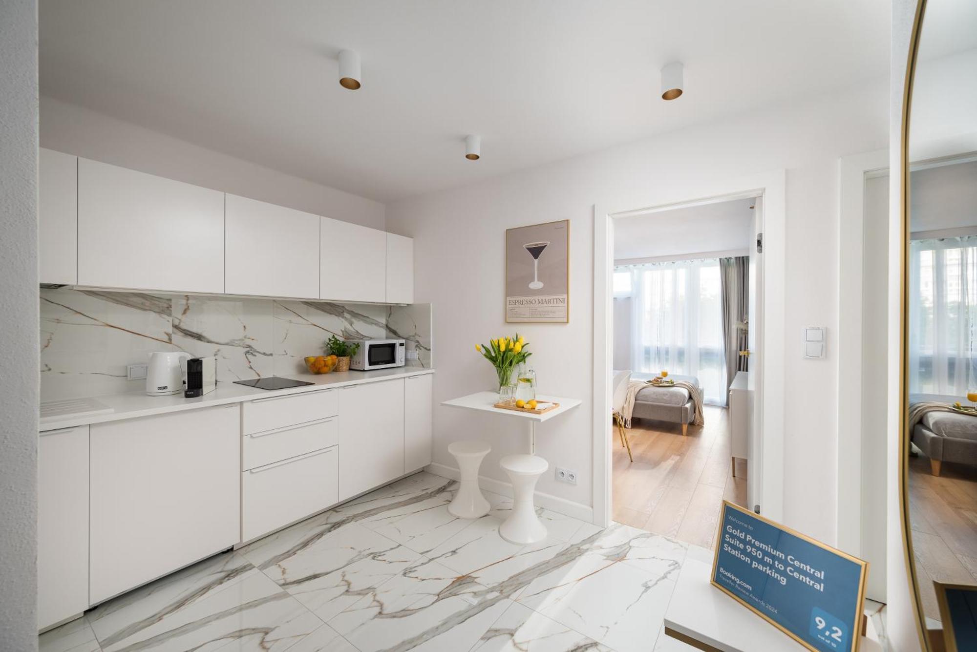 Gold Premium Central Suite 950 M To Central Station Parking 바르샤바 외부 사진